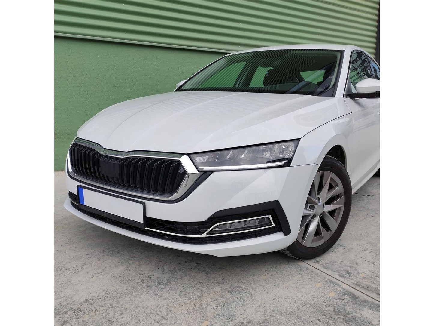 Nebelscheinwerfer Leiste für Skoda Octavia 4 Blenden Edelstahl ab 2020 3tlg